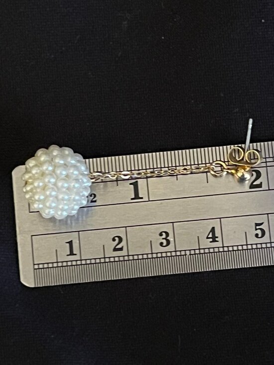 Vintage 1991 Avon Snowball Dangle Earrings - Picture 5 of 6